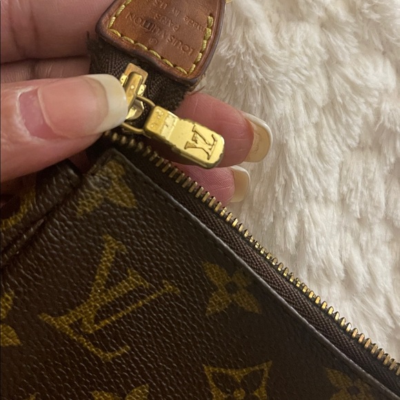 Louis Vuitton Dark Brown Monogram Shoulder Pochette Bag - Picture 4 of 16